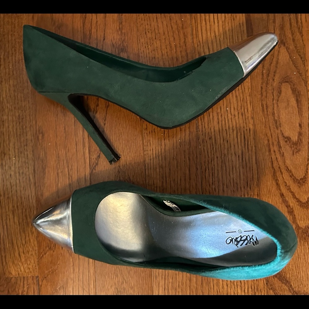 Womens Massimo pumps, sz6